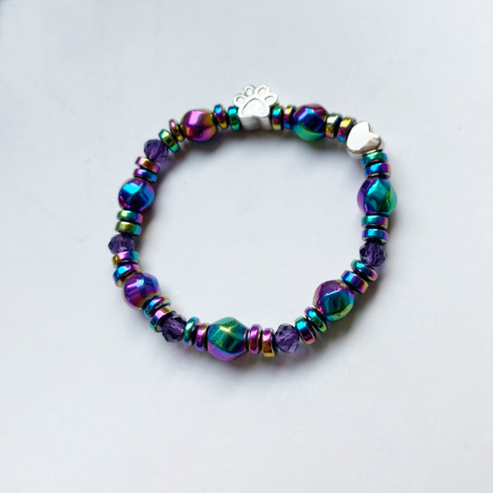 Magnetic bracelet with paw-shaped charm