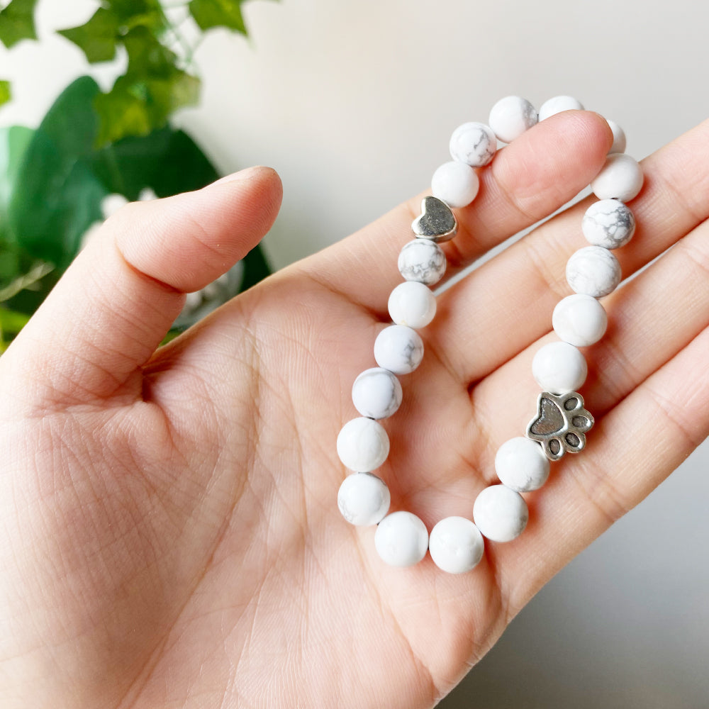 Bracelet with Natural Stones and Paw and Heart Charm – Handmade Design