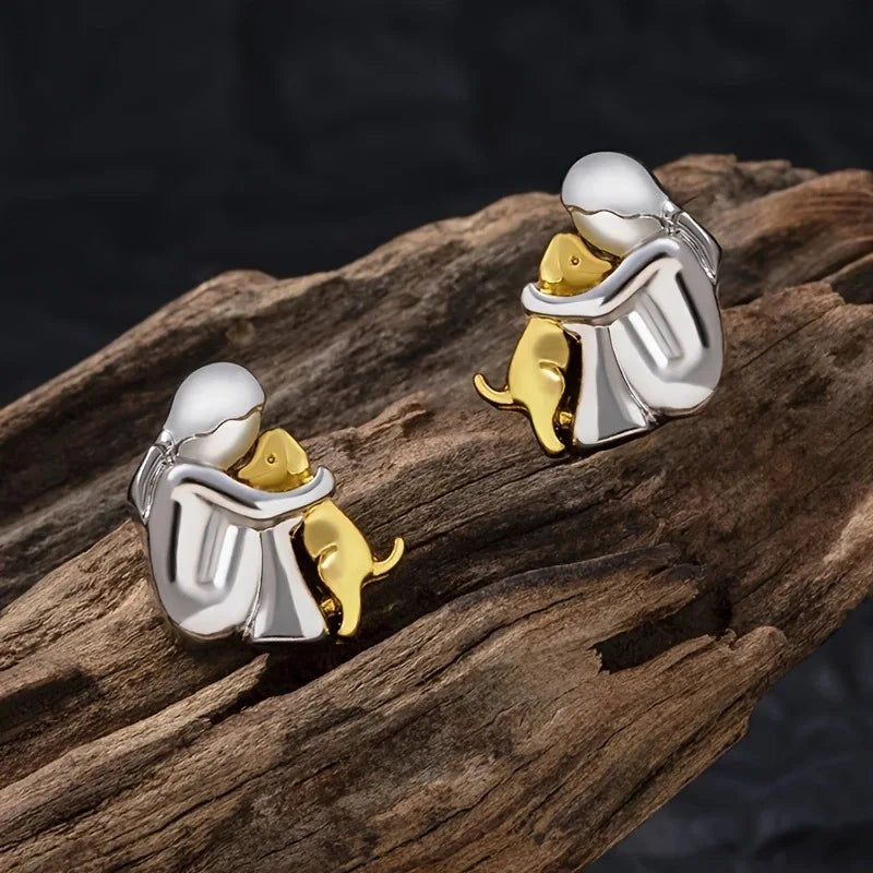 Hug Earrings in Silver and Gold