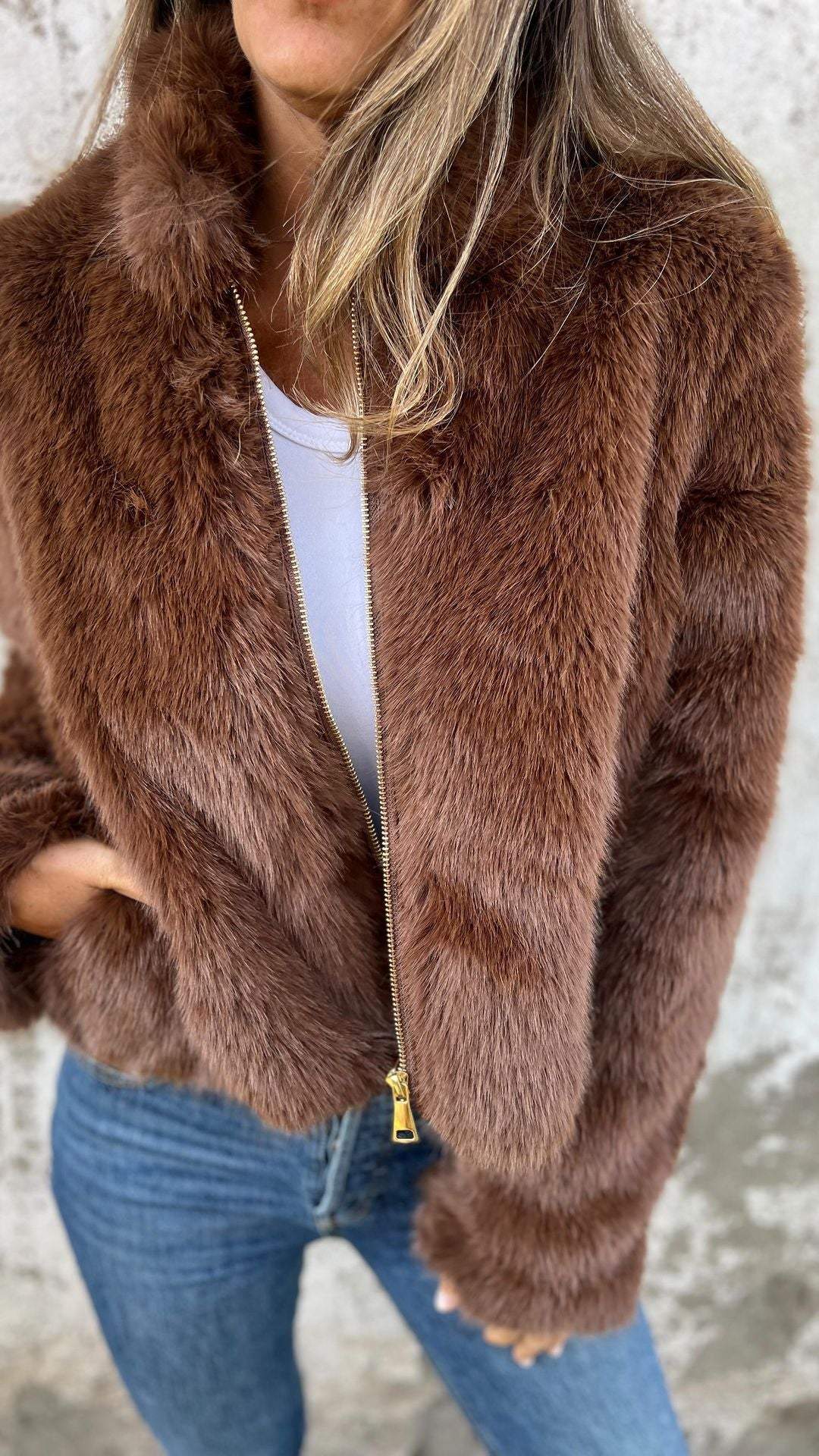 Lourdes - Zip-up Fur Coat
