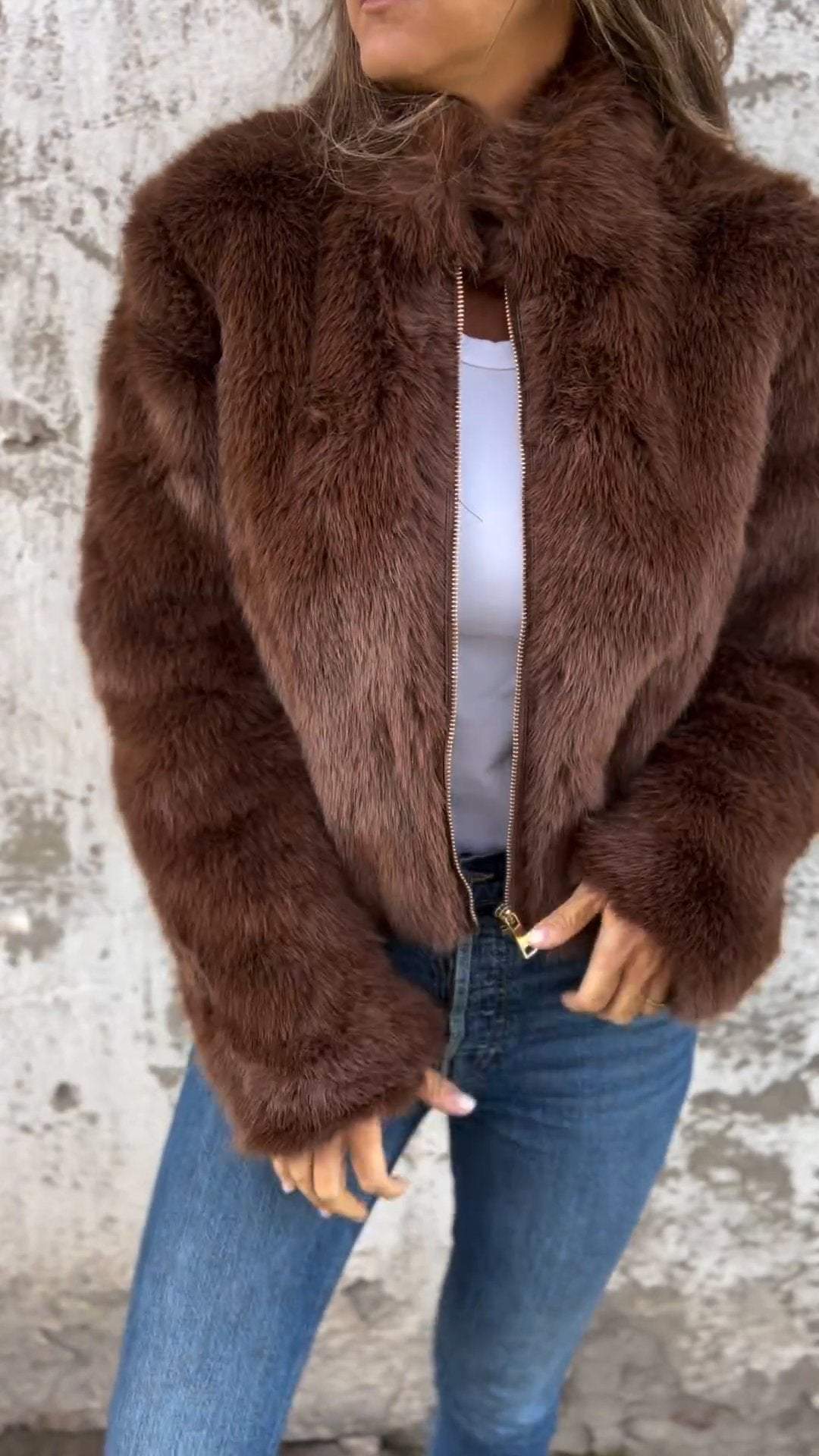 Lourdes - Zip-up Fur Coat