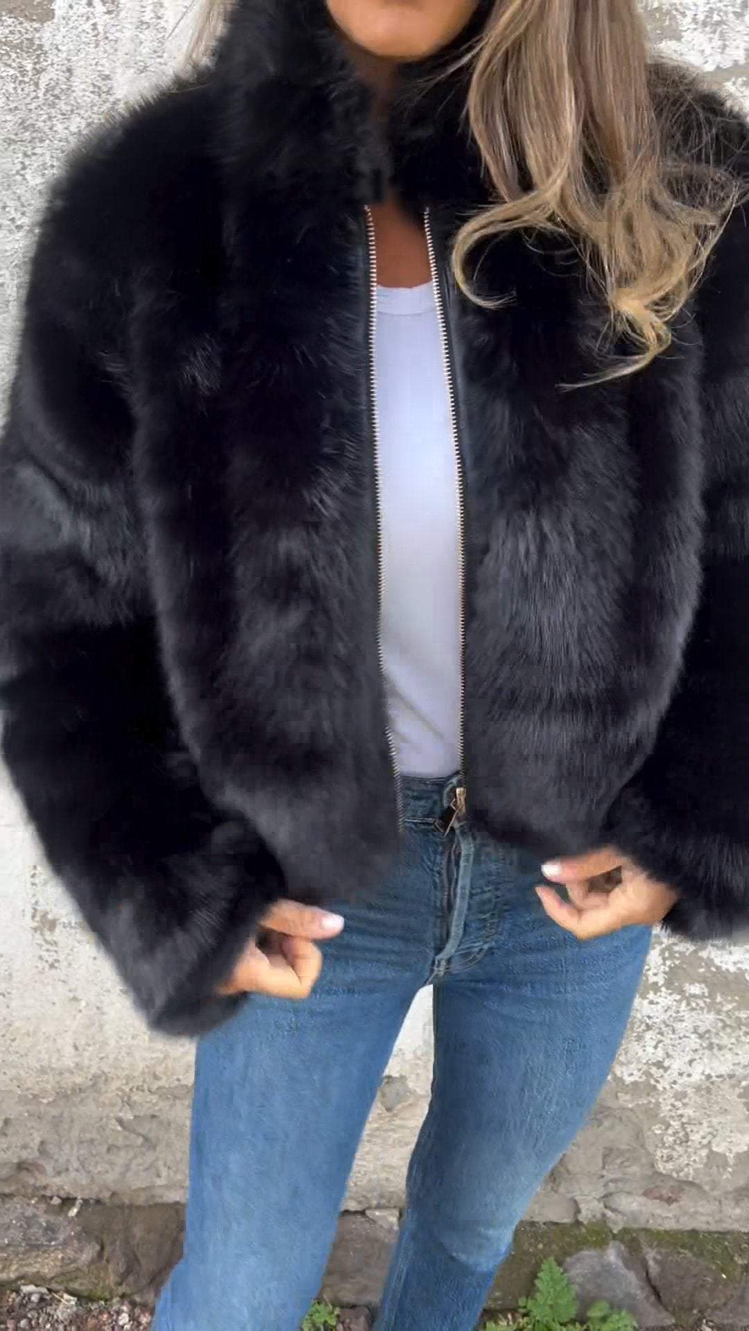 Lourdes - Zip-up Fur Coat